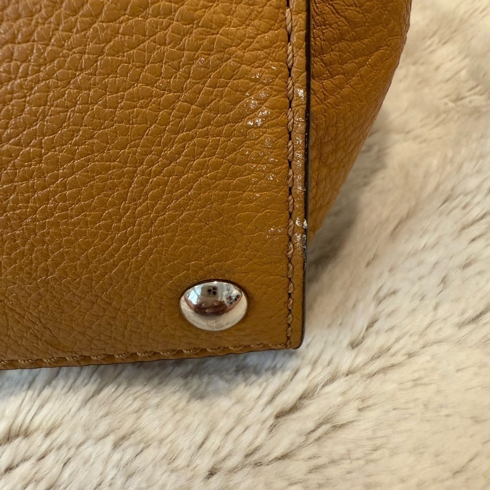 Michael Kors Hamilton Leather Satchel – Classic Elegance Meets Everyday Function - Picture 10 of 10